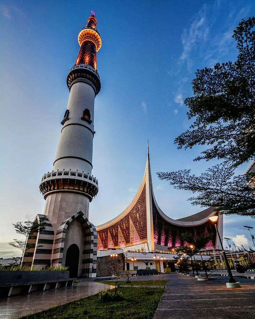 Paket Tour Kota Padang - Paket Trip Sumbar CV. SUMATERAAZZAM