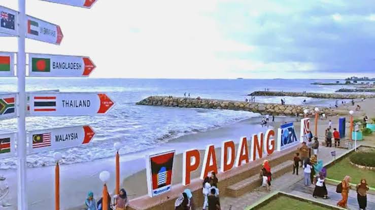 Foto Paket Tour Kota Padang 2